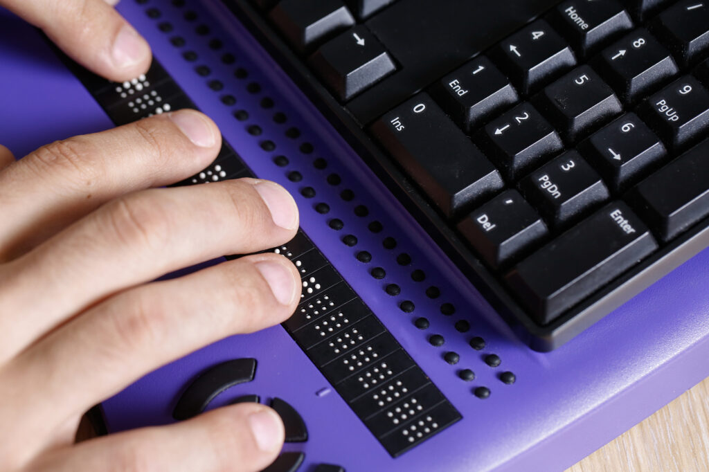 refreshable braille reader